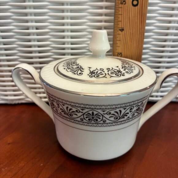 Noritake Ivory China Prelude #7570 Sugar Bowl wLid & Creamer Set Black Scrolls - Picture 8 of 9